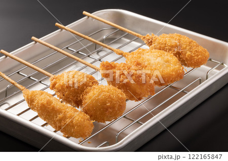 串カツ盛り合わせ（なす肉詰め　蓮根　じゃがいも　うずら卵　豚もも） 122165847