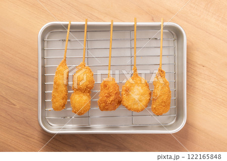串カツ盛り合わせ(なす肉詰め 蓮根 じゃがいも うずら卵 豚もも) 串カツ盛り合わせ(なす肉詰め 蓮根 じゃがいも うずら卵 豚もも) 122165848