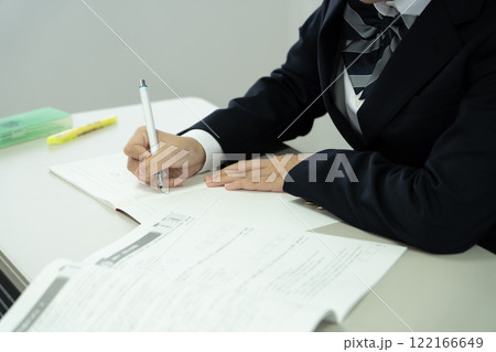 学習塾の高校生 122166649