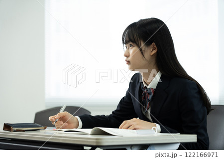 学習塾の高校生 122166971