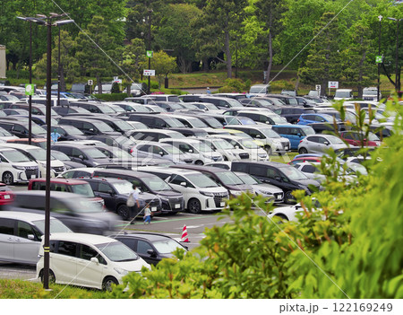 公園の駐車場 122169249