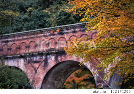 京都 南禅寺 水路閣 紅葉；Suiro-kaku, Nanzen-ji, Kyoto 122171299