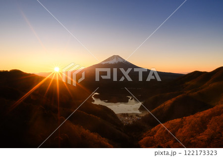 三方分山から見る富士山と御来光の絶景 122173323