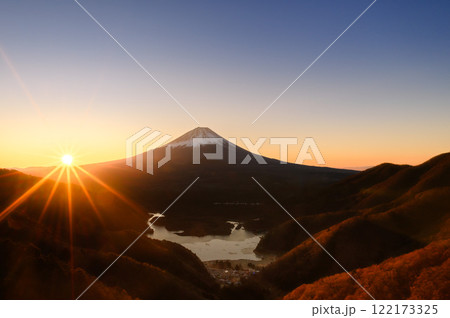 三方分山から見る富士山と御来光の絶景 122173325