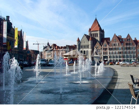 トゥルネーのグランプラス（トゥルネー/ベルギー） 122174514