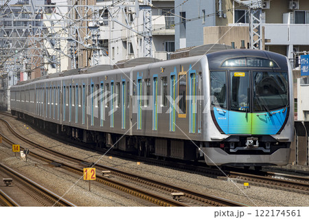 西武鉄道40000系　東急東横線武蔵小杉駅にて 122174561