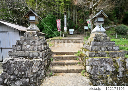 明智光秀による築城された 丹波「金山城」麓から本丸の様子 明智光秀による築城された 丹波「金山城」麓から本丸の様子 122175103