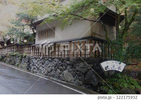 京都 鞍馬寺西門から 貴船川沿い貴船神社へ 122175932