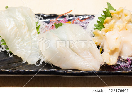 おいしいカレイ、ヒラメ、バイ貝の刺身 122176661