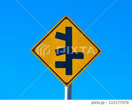 道路標識　警戒標識 122177078