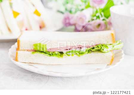 ハムレタスサンド 122177421