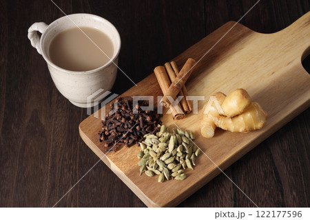 チャイ スパイス 飲み物 122177596