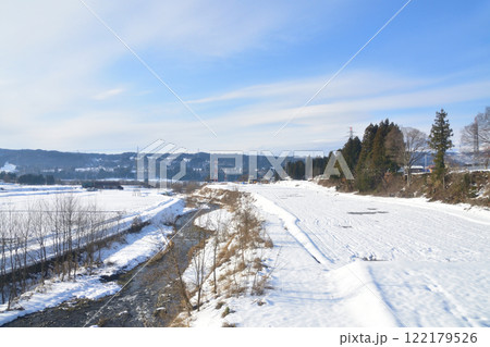 JR東日本飯山線の十日町駅から越後鹿渡駅の風景(2022年12月) 122179526