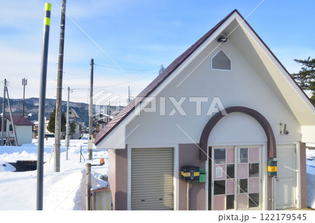 JR東日本飯山線の十日町駅から越後鹿渡駅の風景(2022年12月) 122179545