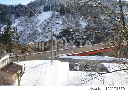 JR東日本飯山線の越後鹿渡駅から森宮野原駅の風景(2022年12月) 122179770