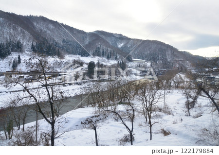 JR東日本飯山線の森宮野原駅から西大滝駅の風景(2022年12月) 122179884
