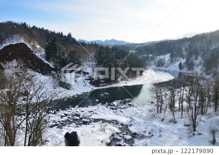 JR東日本飯山線の森宮野原駅から西大滝駅の風景(2022年12月) JR東日本飯山線の森宮野原駅から西大滝駅の風景(2022年12月) 122179890