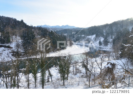 JR東日本飯山線の森宮野原駅から西大滝駅の風景(2022年12月) JR東日本飯山線の森宮野原駅から西大滝駅の風景(2022年12月) 122179891