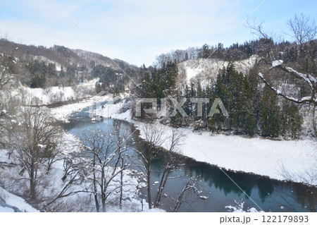 JR東日本飯山線の森宮野原駅から西大滝駅の風景(2022年12月) 122179893