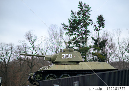 T-34 tank at Soviet War Memorial in Tiergarten park in Berlin, Germany 122181773