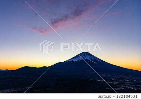 竜ヶ岳から見る朝焼けの富士山 122184631