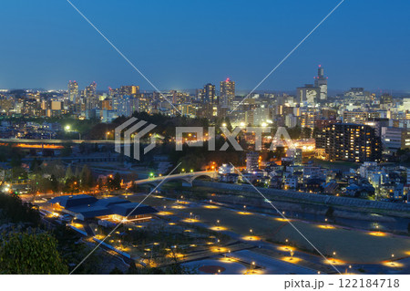仙台城本丸跡から望む仙台市の夜景（宮城県） 122184718