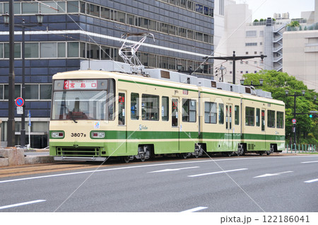 広島電鉄 原爆ドーム前ー本川町 3800形 3807 広島電鉄 原爆ドーム前ー本川町 3800形 3807 122186041