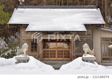 冬の北海道厚沢部町で村社上里大山祇神社境内の風景を撮影 冬の北海道厚沢部町で村社上里大山祇神社境内の風景を撮影 122186074