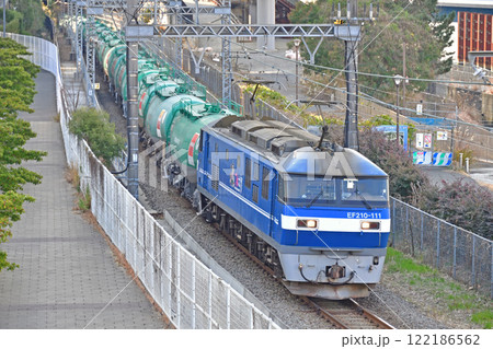 東海道本線　貨物支線　桜木町－東高島　JR貨物　EF210-111（新鶴見） 122186562