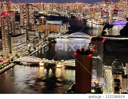 墨田川と勝鬨橋の夜景 122186924