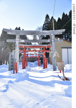 冬の北海道厚沢部町で館稲荷神社境内の風景を撮影 122186957
