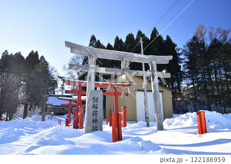 冬の北海道厚沢部町で館稲荷神社境内の風景を撮影 122186959