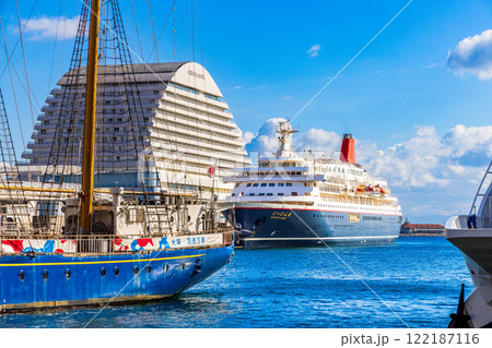 神戸メリケンパーク (12月　昼　夜景) 122187116