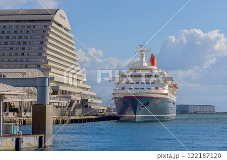 神戸メリケンパーク (12月　昼　夜景) 122187120