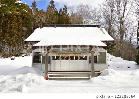 冬の北海道厚沢部町で鷲之巣神社境内の風景を撮影 122188564