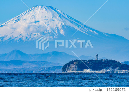 江ノ島と富士山 122189971