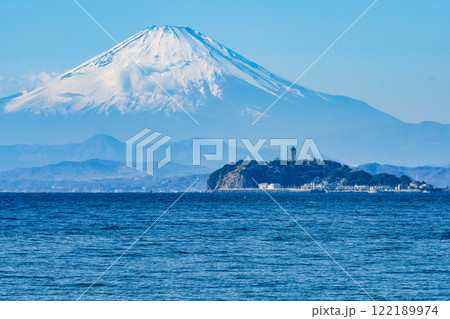 江ノ島と富士山 122189974