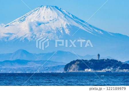 江ノ島と富士山 122189979