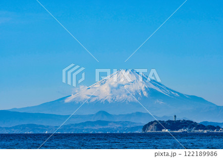 江ノ島と富士山 122189986