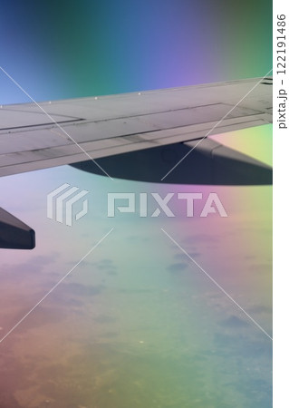 飛行機の窓から見たフィルター越しの景色 冬の機窓 飛行機の窓から見たフィルター越しの景色 冬の機窓 122191486