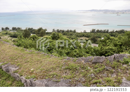沖縄勝連城跡から見た海 沖縄旅行 沖縄勝連城跡から見た海 沖縄旅行 122191553