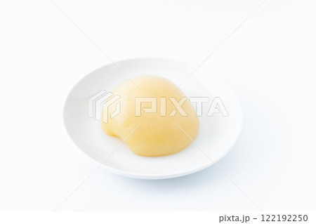 お皿に載せた缶詰の桃(白桃) お皿に載せた缶詰の桃(白桃) 122192250