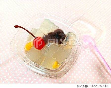 家庭の手作りのあんみつ 122192618