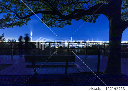 夜景100選、垂坂公園・羽津山緑地から眺める四日市コンビナートの夜景 122192938