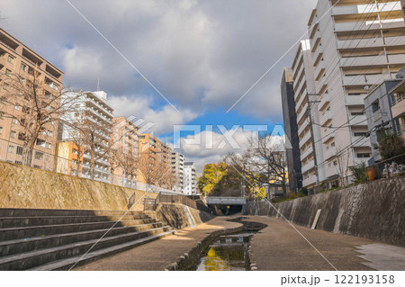 京都市上京区堀川　安倍晴明神社周辺の街並み 122193158