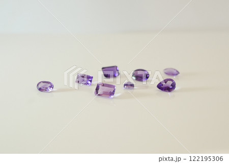 宝石アメジストのルース 122195306