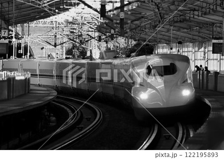 日本の大動脈を駆ける!! 東海道新幹線 N700S ～熱海駅にて 122195893