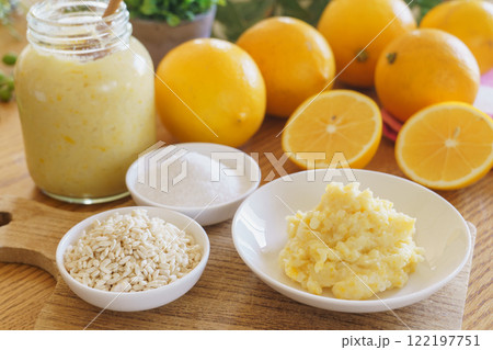 レモン塩麹　イメージ｜食材のレモンと米麹と塩 122197751