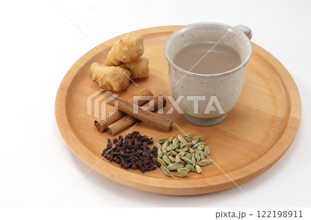チャイ スパイス 飲み物 122198911