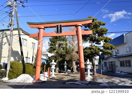冬の北海道函館市で鍛冶稲荷神社境内の風景を撮影 冬の北海道函館市で鍛冶稲荷神社境内の風景を撮影 122199910